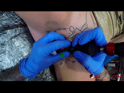❤️ Fìor tattooed hottie Sully Savage fhuair tattoo air a clitoris ❤❌  Pornagrafaidheachd breagha  aig porn gd.sex78.ru